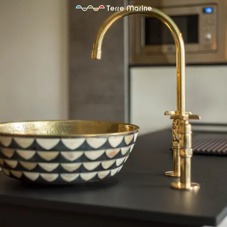 Life, Terremarine アパート *