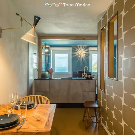 Life, Terremarine アパート